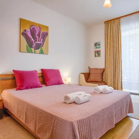 Апартаменты Cozy One-bedroom With Nature View By Flat Mаnager Разлог